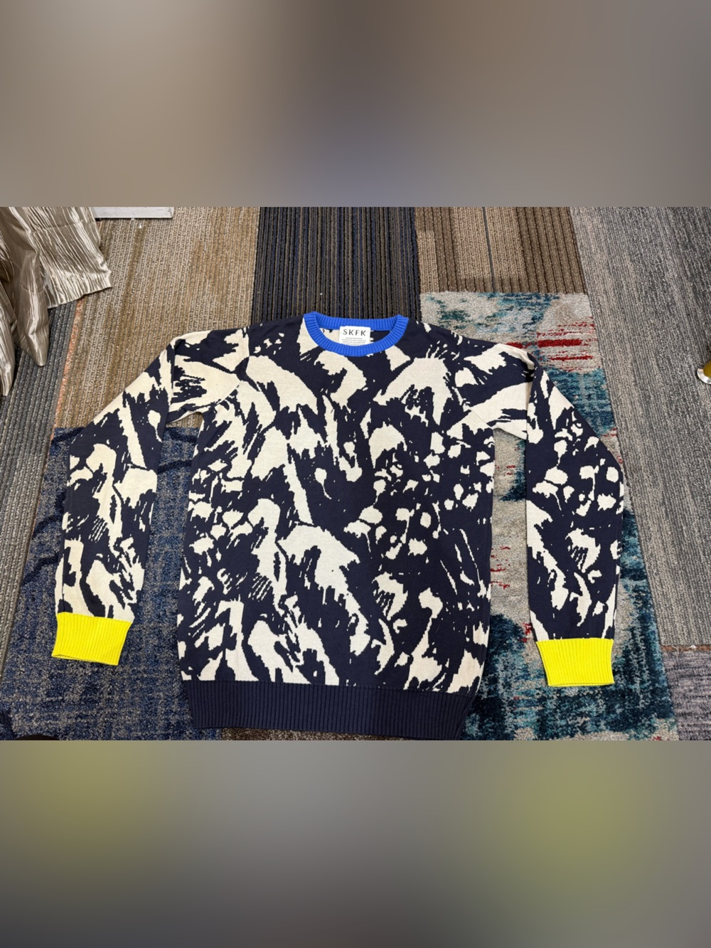 SKFK - SSW00802 Iradi Abstract Crewneck Sweater with Neon Yellow Cuffs